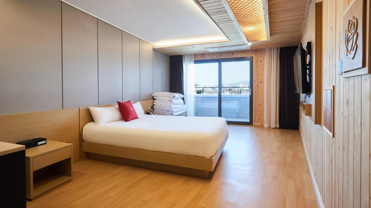 Chuncheon Eston Hotel Exterior photo